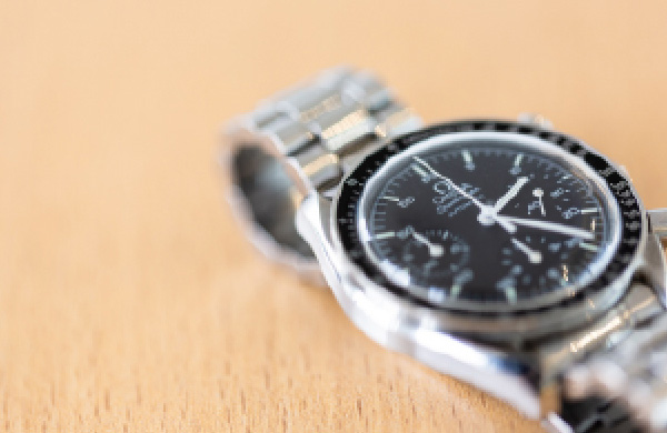 お気に入りのワインと愛するサガン鳥栖グッズと、「私を突き動かす思い出の品」